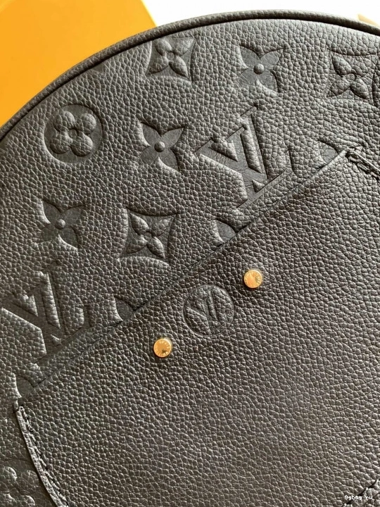 SOUPLE VUITTON LOUIS MM BOITE CHAPEAU 0823